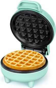 SNAILAR Mini Waffle Iron Belgian Waffle Machine Small Waffle Iron Classic for Children's Birthdays, Family Celebrations, Easter or Christmas, Cute Compact Design, 550 Watt, Green